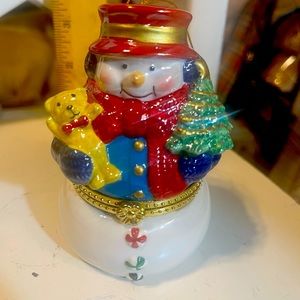 Porcelain Snowman Music box w/Rotating Ice Skaters Hinged
#B-100